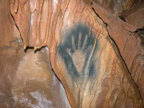 mano dipinta nella grotta di Vilhonneur