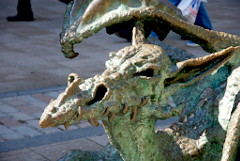Statua del drago di Dundee. Foto di Màrtainn MacDhòmhnaill