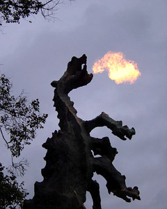 Statua del drago sputafuoco di Cracovia